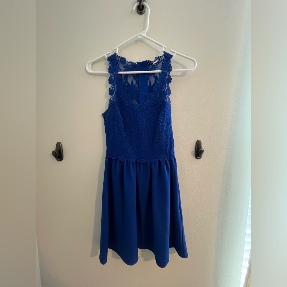 Lace detail A-line dress